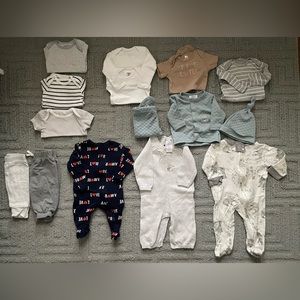 Mixed infant baby clothes (neutral)